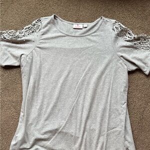 Quacker Factory Gray Pearl & Lace Cut Out sleeves Blouse